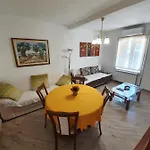 Tulux Apartament