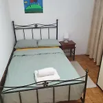 Tulux Apartament *