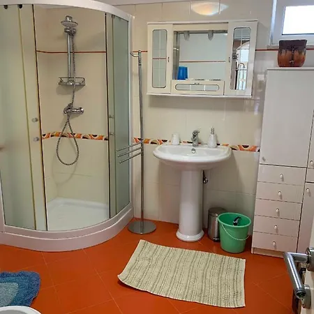 Tulux Apartmán *